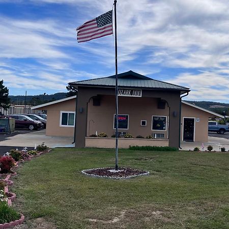 Ozark Inn Mena Bagian luar foto